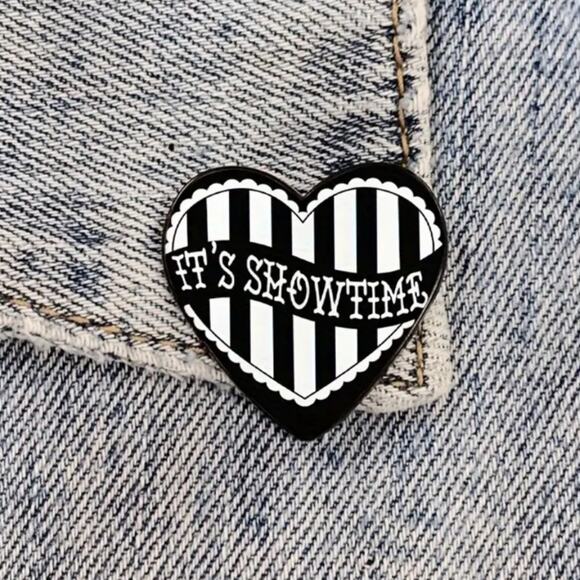 Beetlejuice "It's Showtime" black & white striped heart lapel pin - Picture 2 of 5
